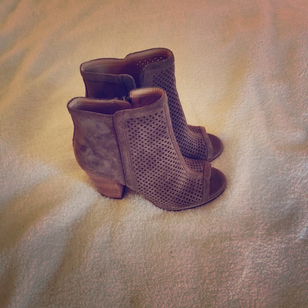 Nice brown open toe short boots